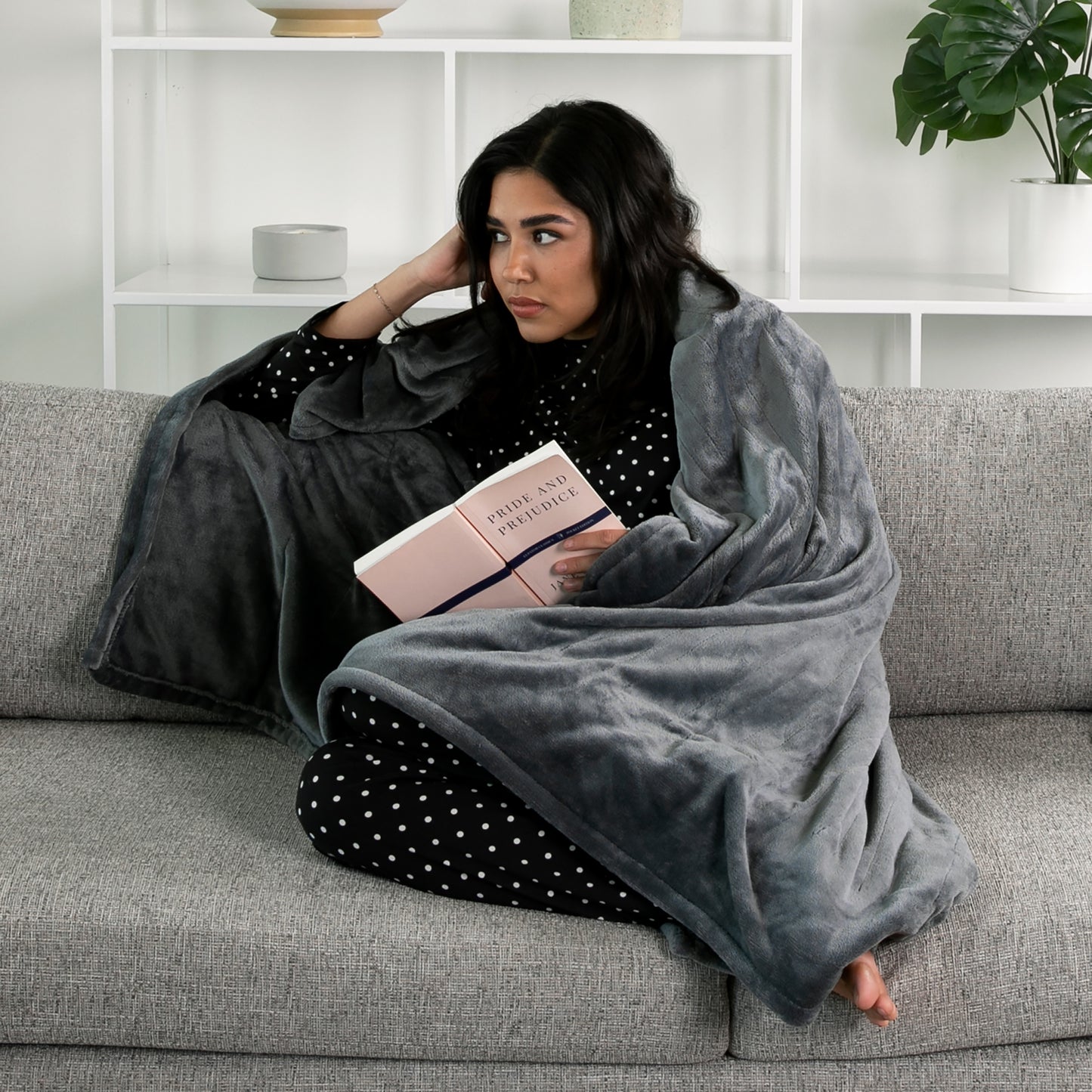 Brookstone Cozy Heated Microplush Throw