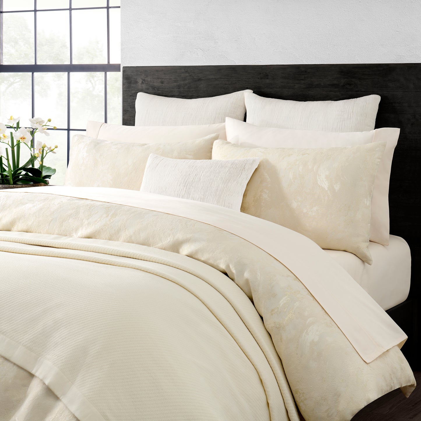Donna Karan Home Illusion Duvet Collection