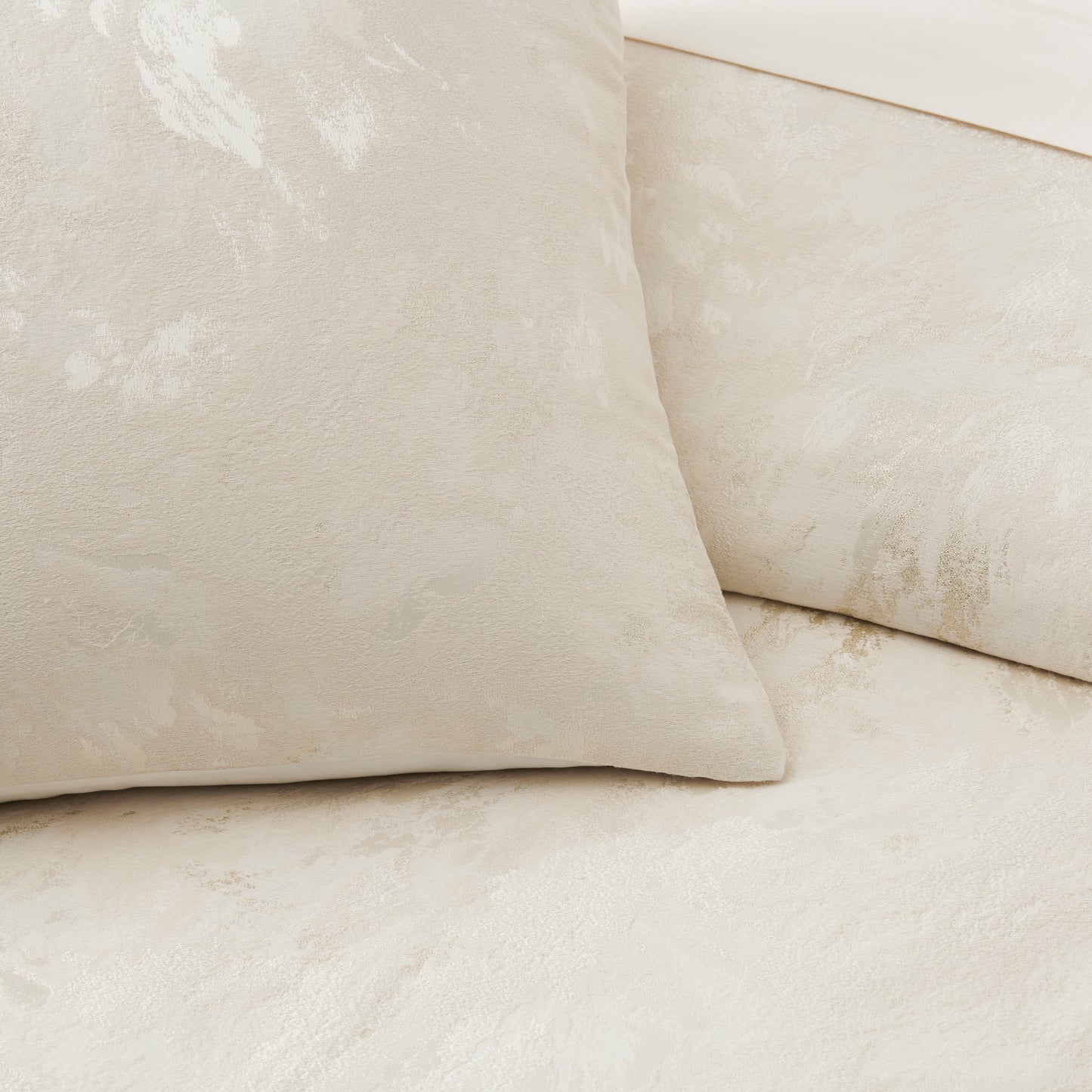 Donna Karan Home Illusion Duvet Collection