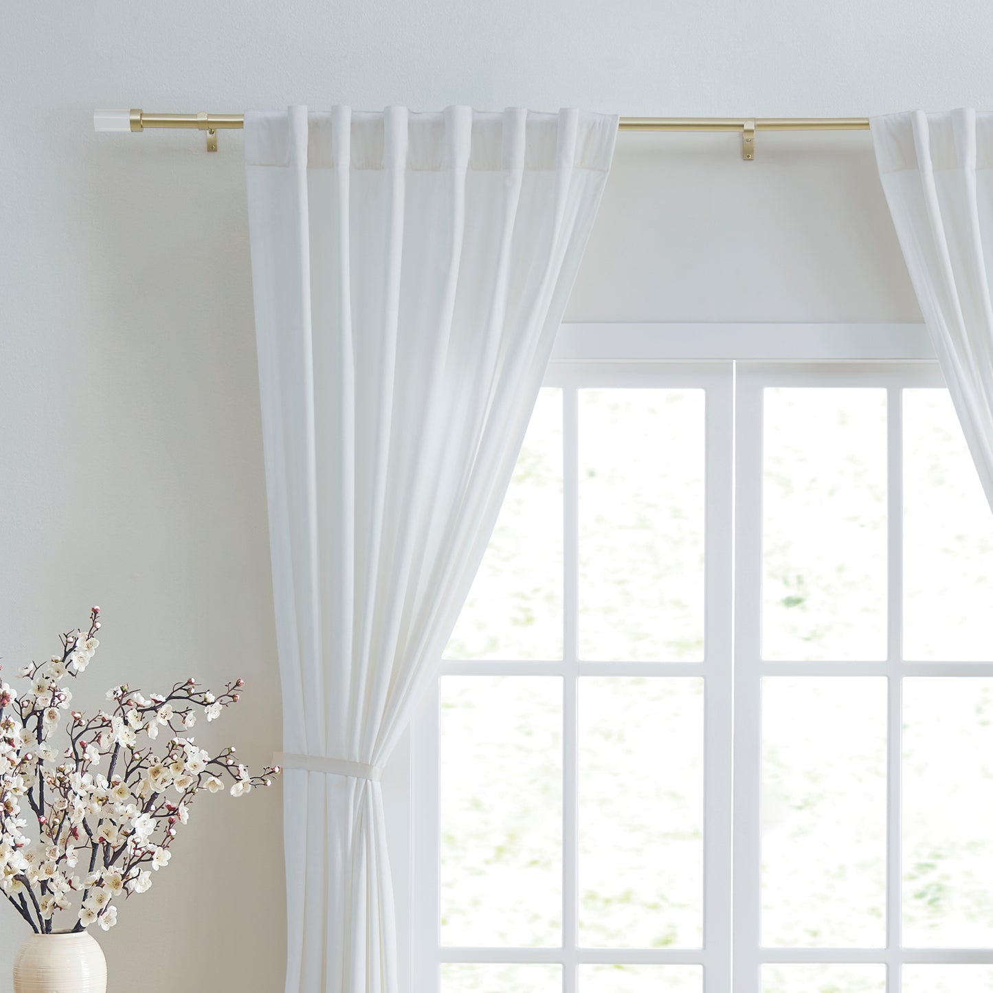 DKNY Liam Curtain Rod Set