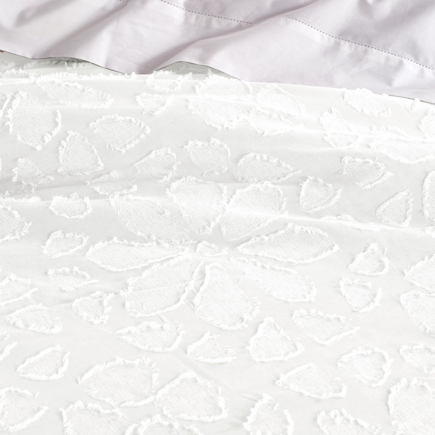 Peri Home Clipped Floral Comforter Set White