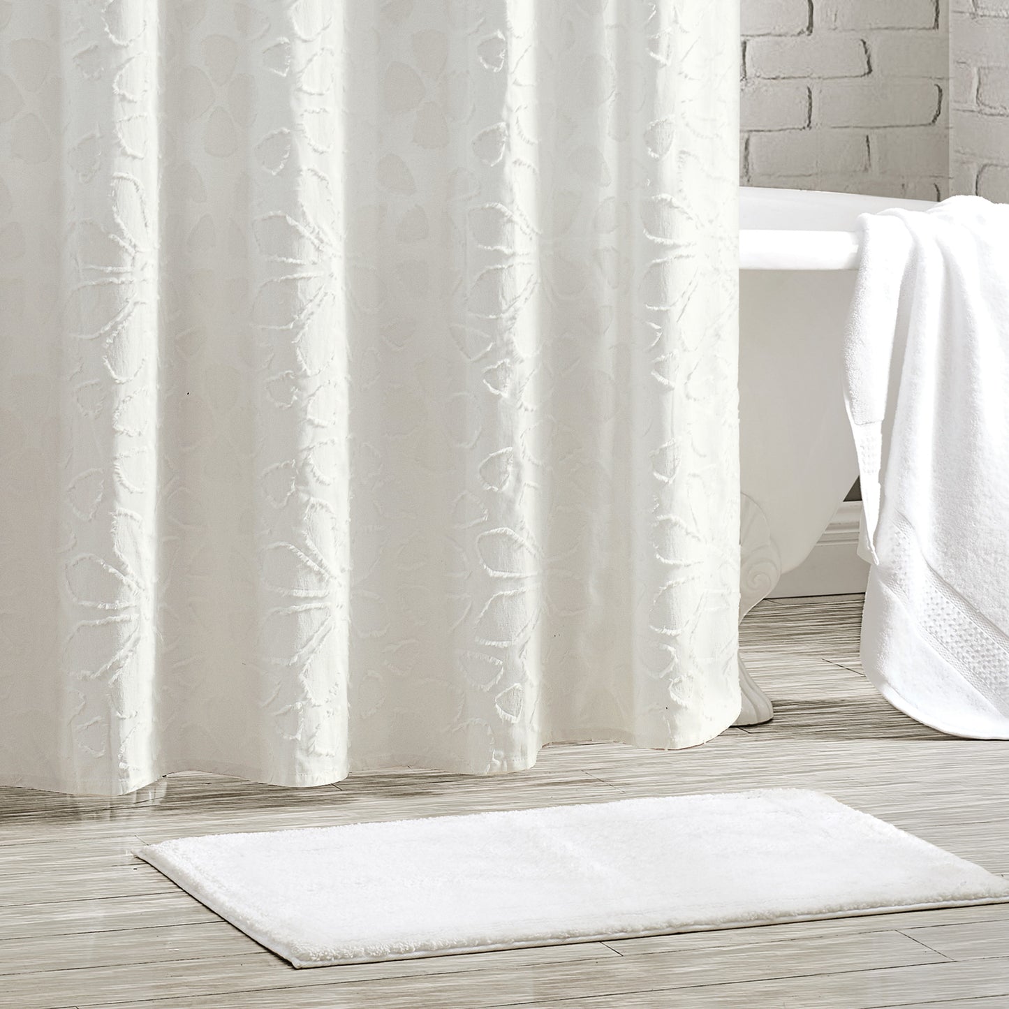 Peri Home Clipped Floral Shower Curtain White