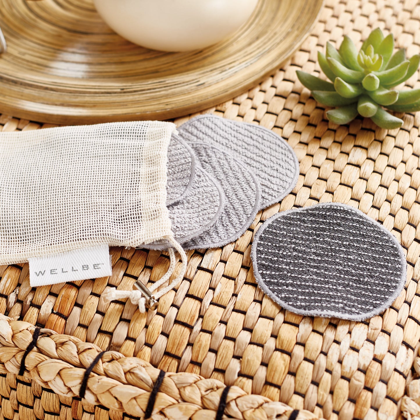 Wellbe Refresh Reusable Face Pads Grey