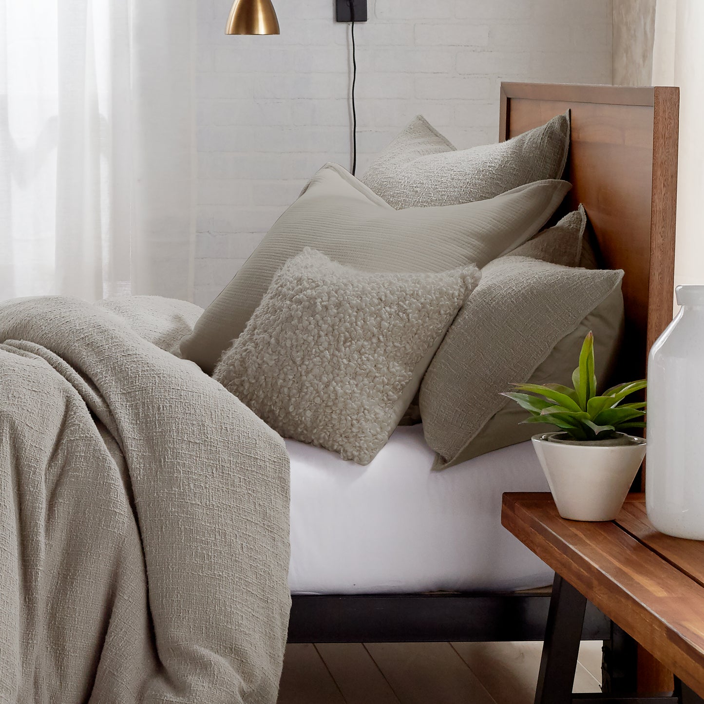DKNY PURE Looped Decorative Pillow grey
