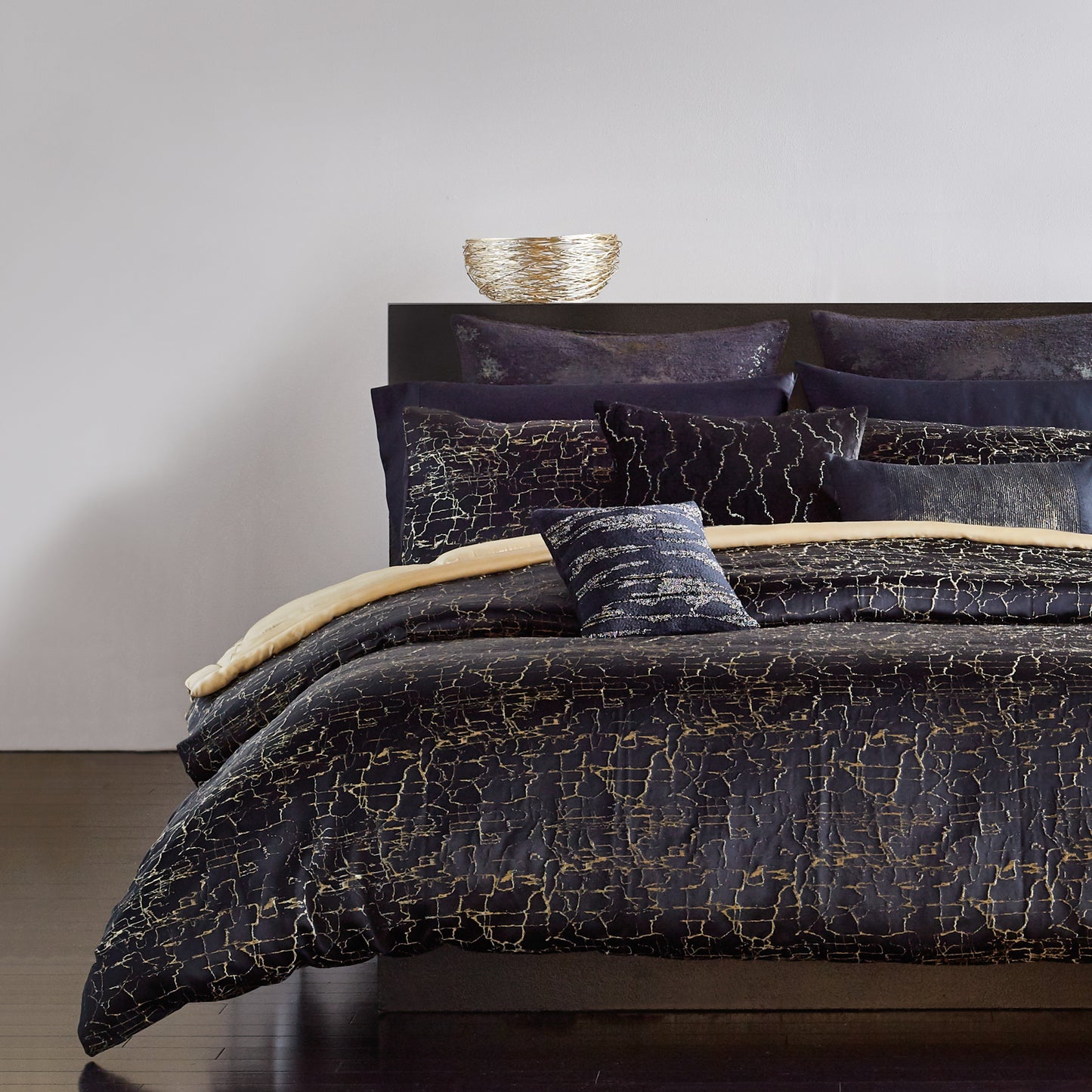 Donna Karan Black Onyx Bedding Collection