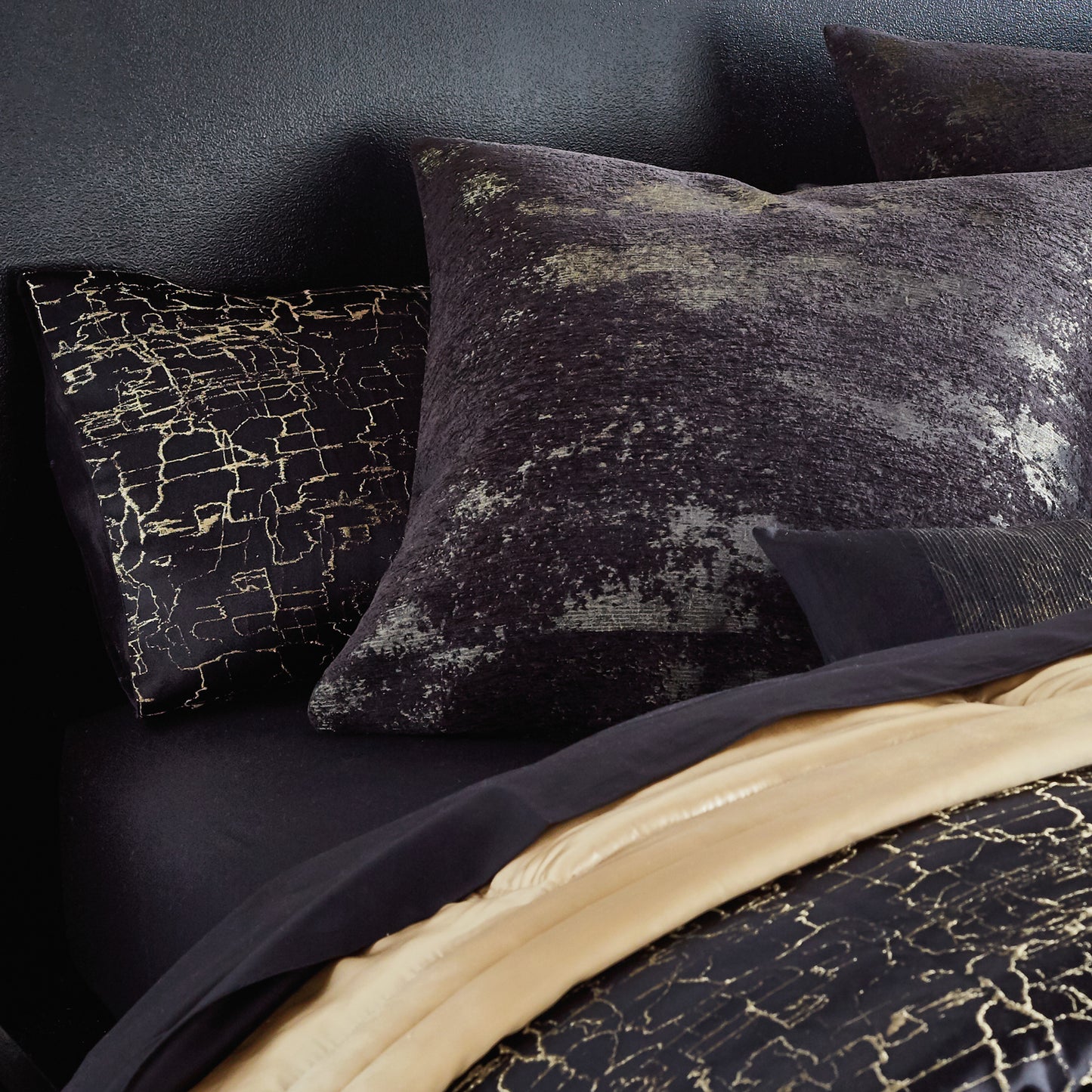 Donna Karan Black Onyx Bedding Collection