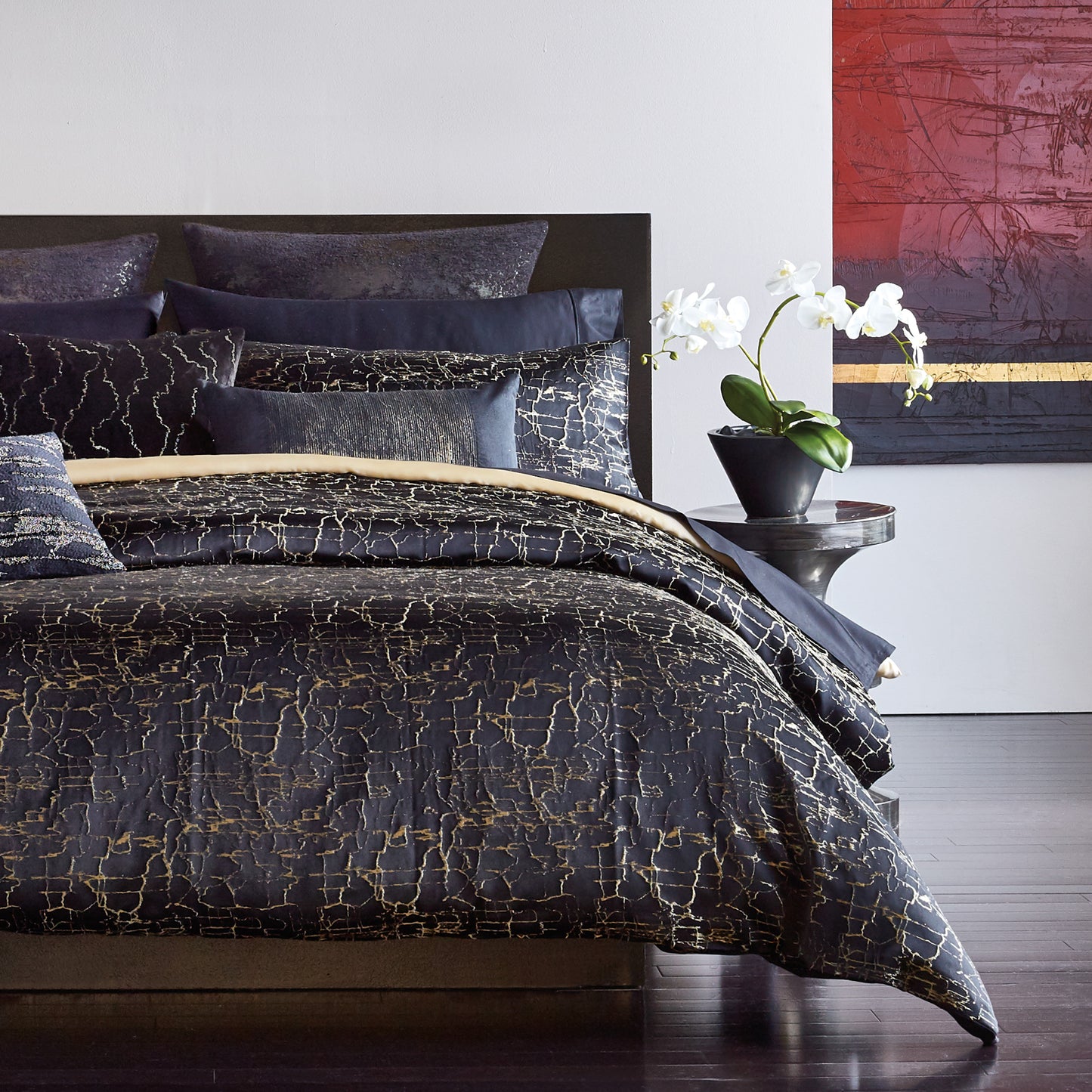 Donna Karan Black Onyx Bedding Collection