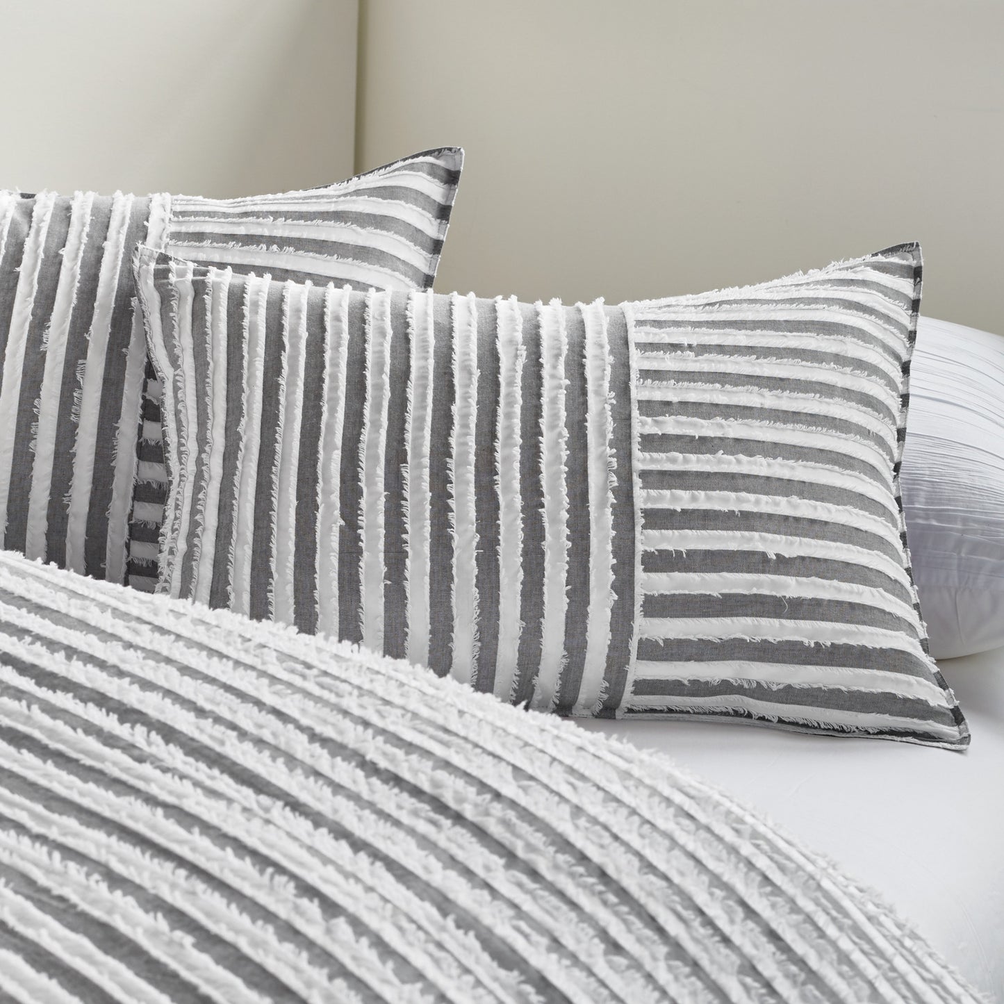 DKNY Clipped 2 Comforter Set