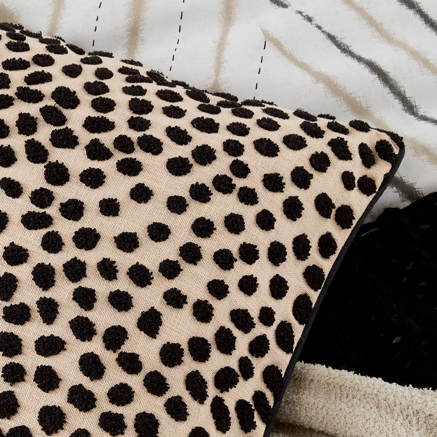 Nalu Mele Decorative Pillow Linen