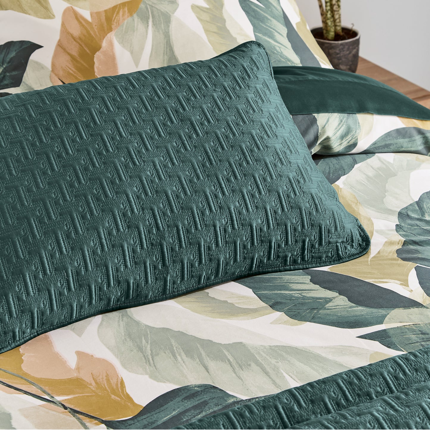 Ted Baker 'T' Quilt