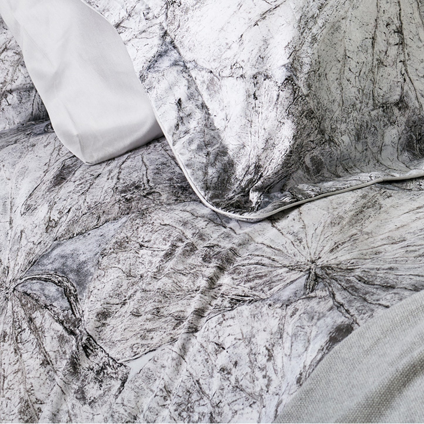 Zoffany Taisho Duvet Collection