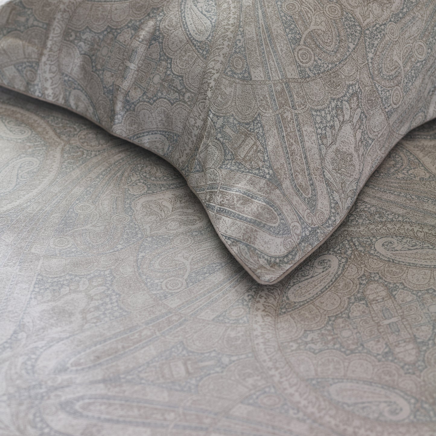 Zoffany Elswick Paisley Duvet Collection