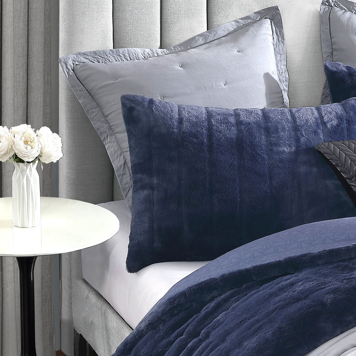 KARL LAGERFELD PARIS Channel Bunny Faux Fur Comforter Set