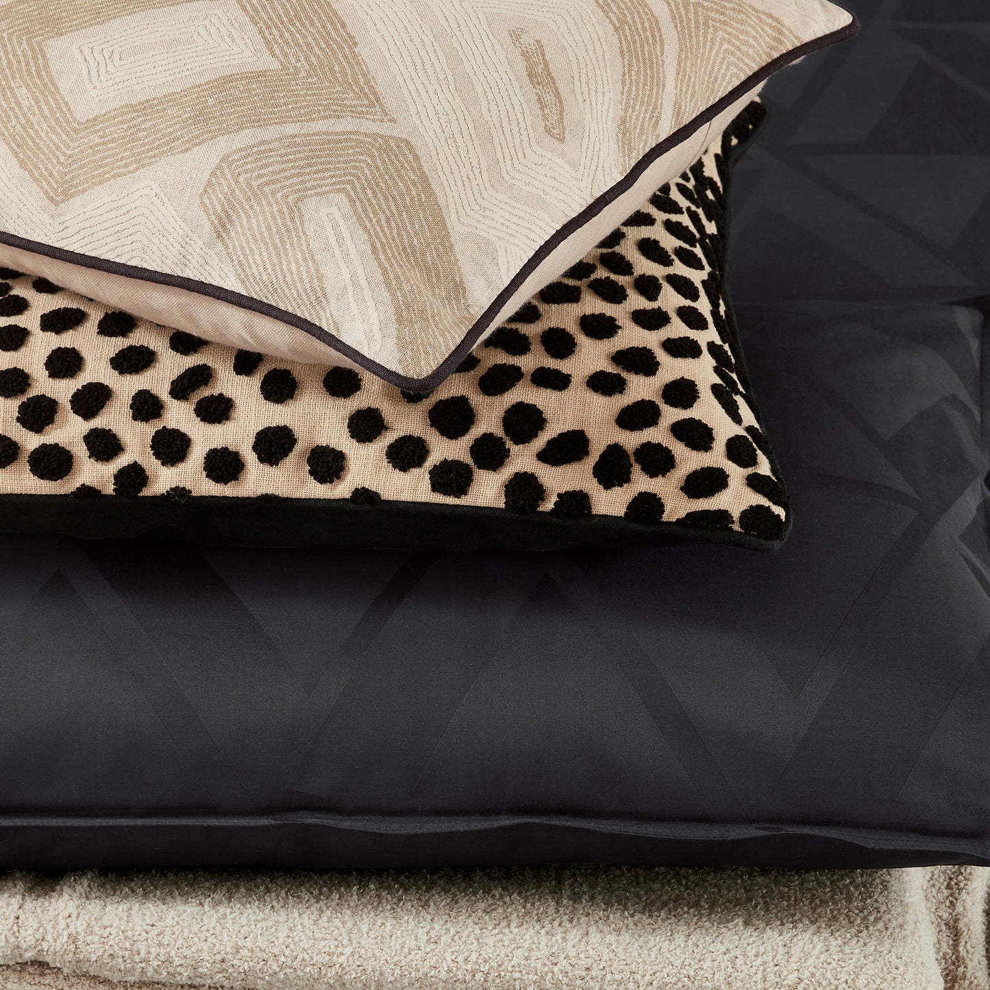 Nalu Mele Decorative Pillow Linen