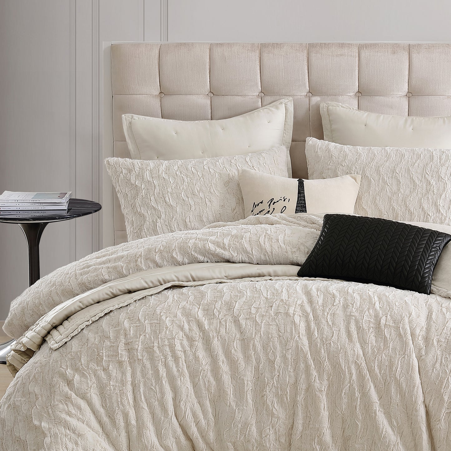 KARL LAGERFELD PARIS Heavenly Faux Fur Duvet Set