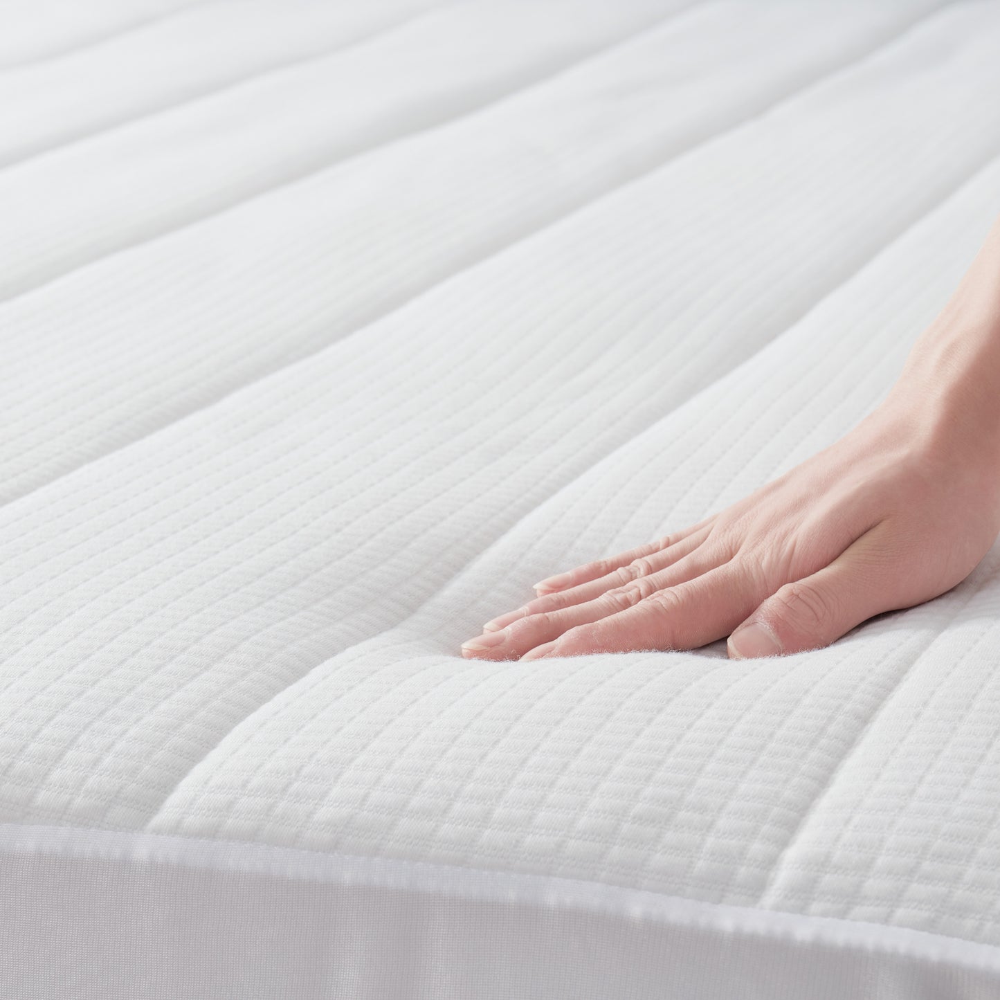 Brookstone Matelasse Heated Mattress Pad