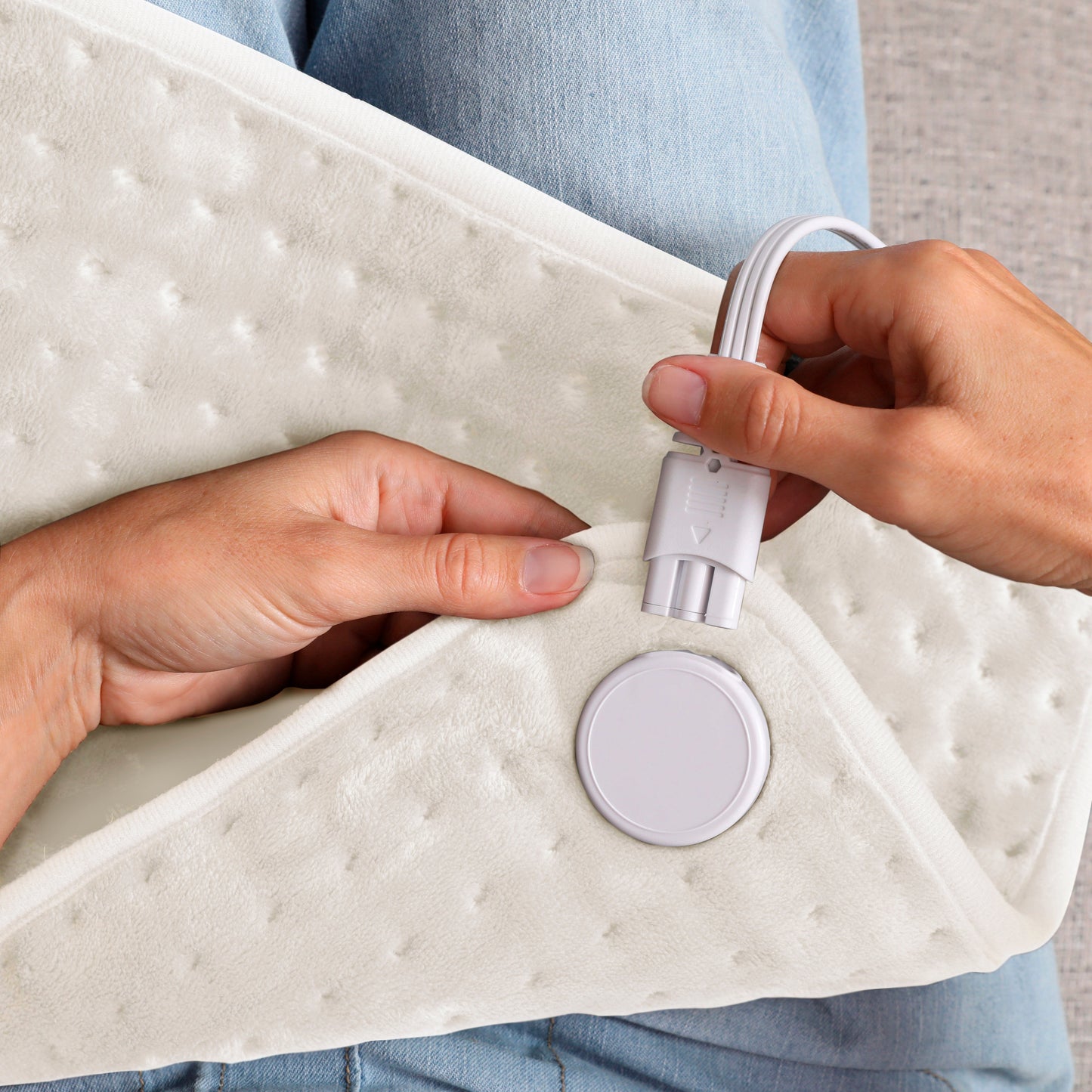 Brookstone Luxe Heating Pad