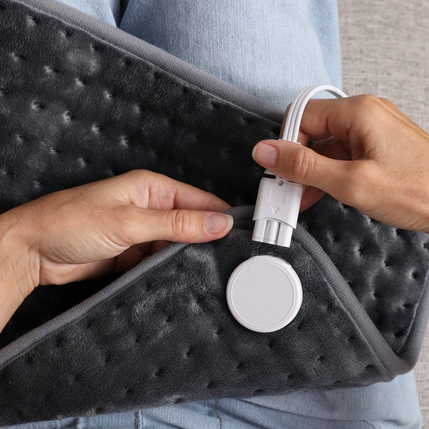 Brookstone Luxe Heating Pad