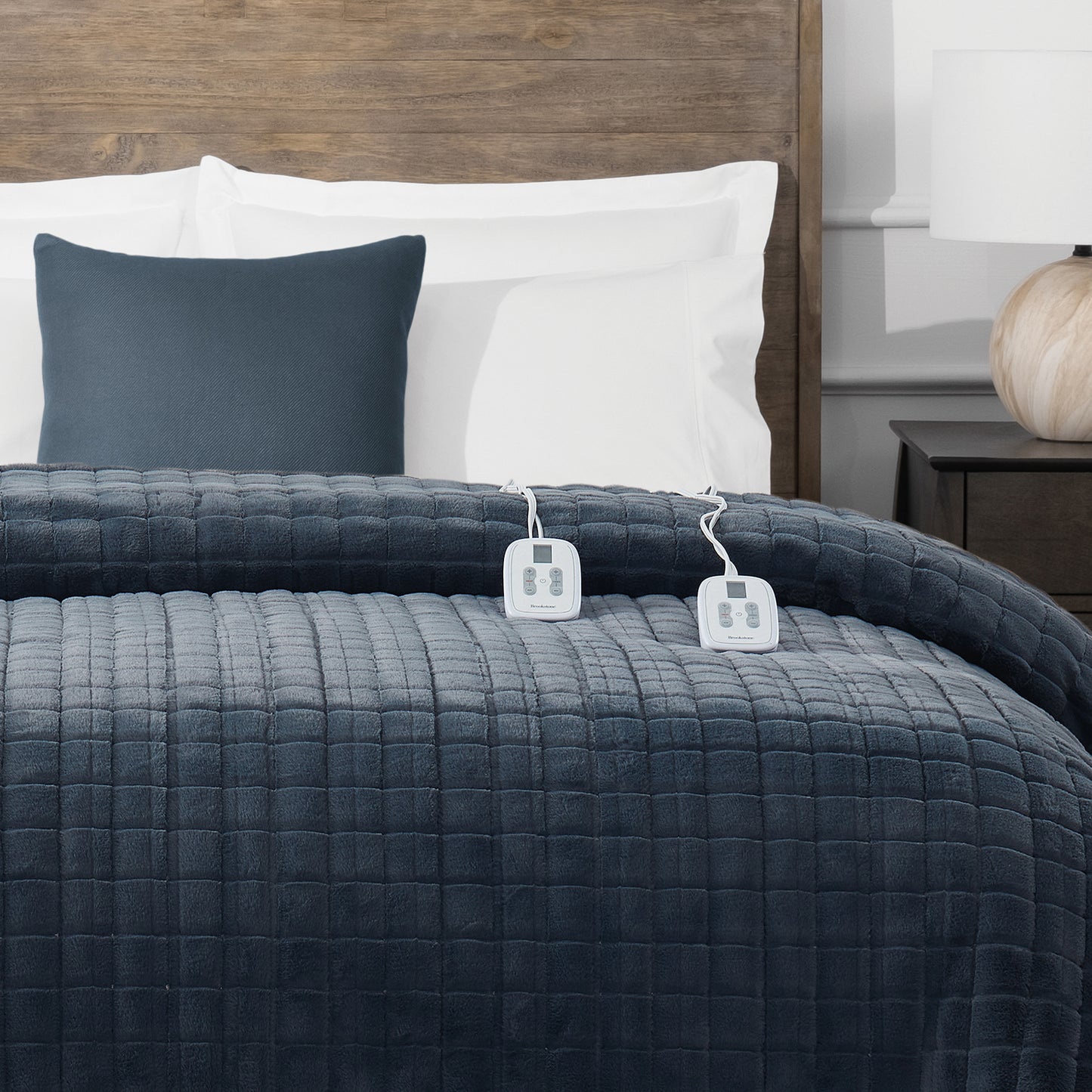 Brookstone Electric Heated Blanket Faux Fur Grid