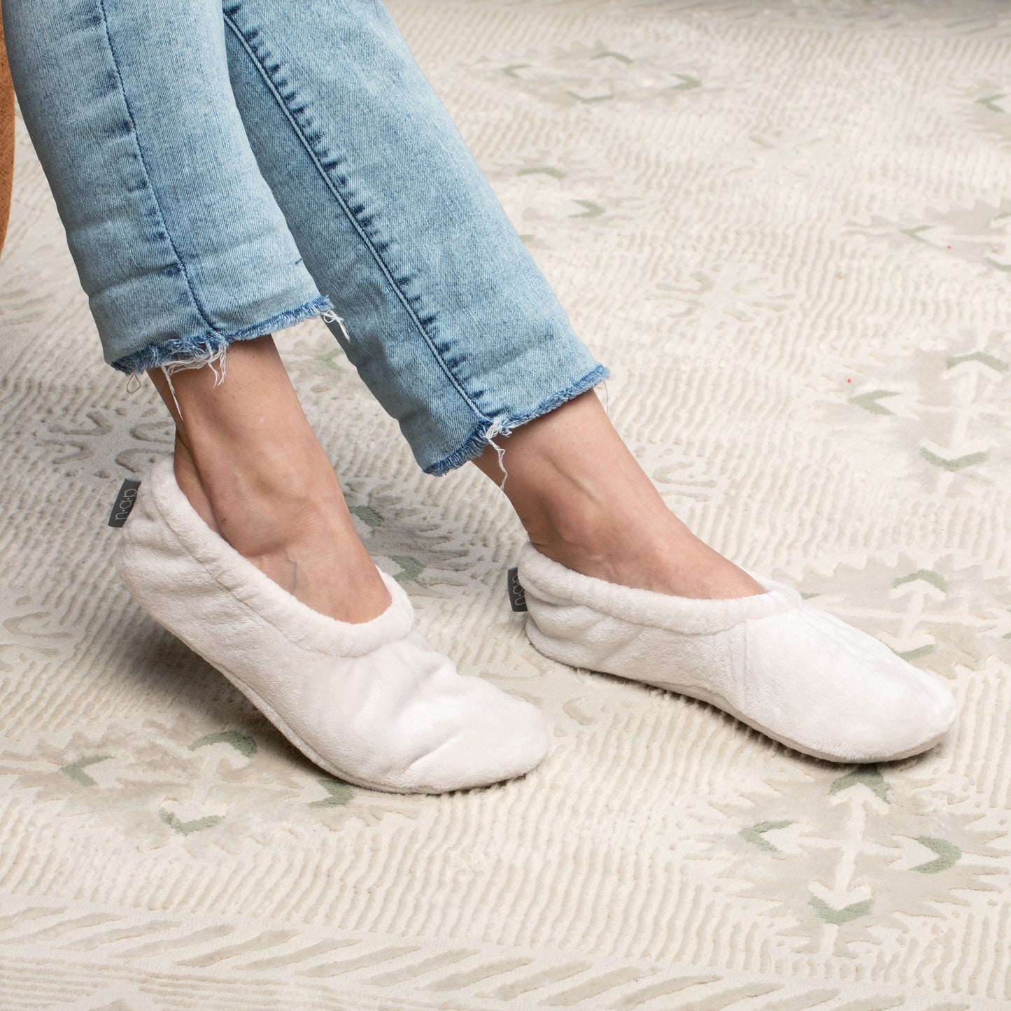 Brookstone Nap Super Soft Footies