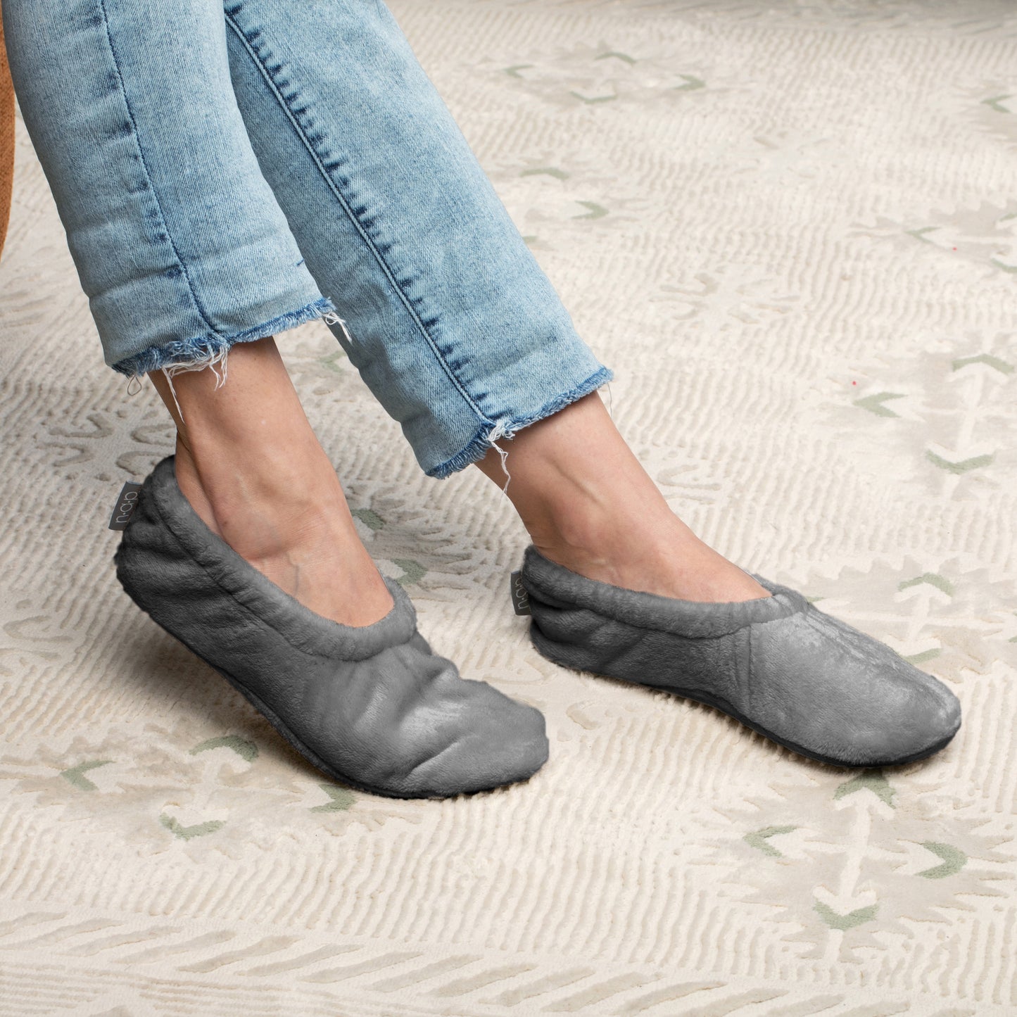 Brookstone Nap Super Soft Footies