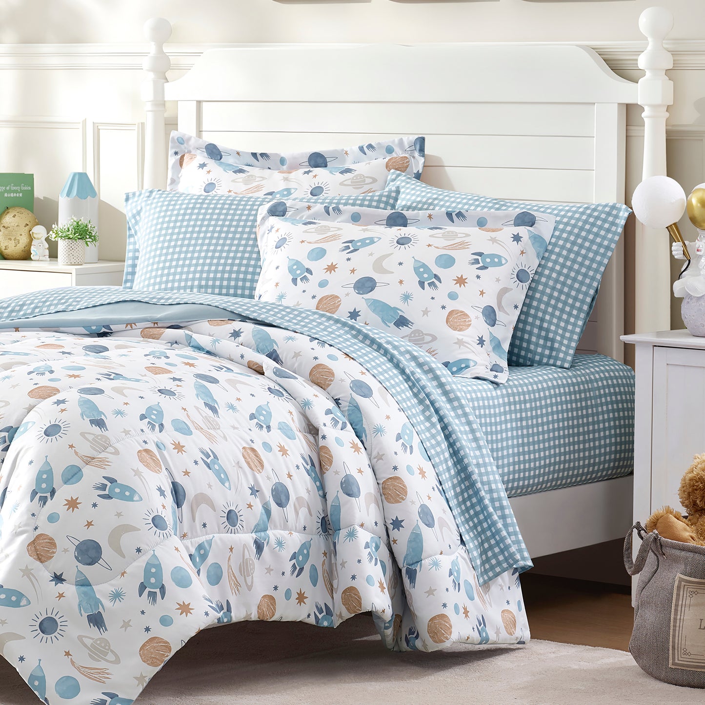 Dream Factory Milky Way Bed in a Bag Set