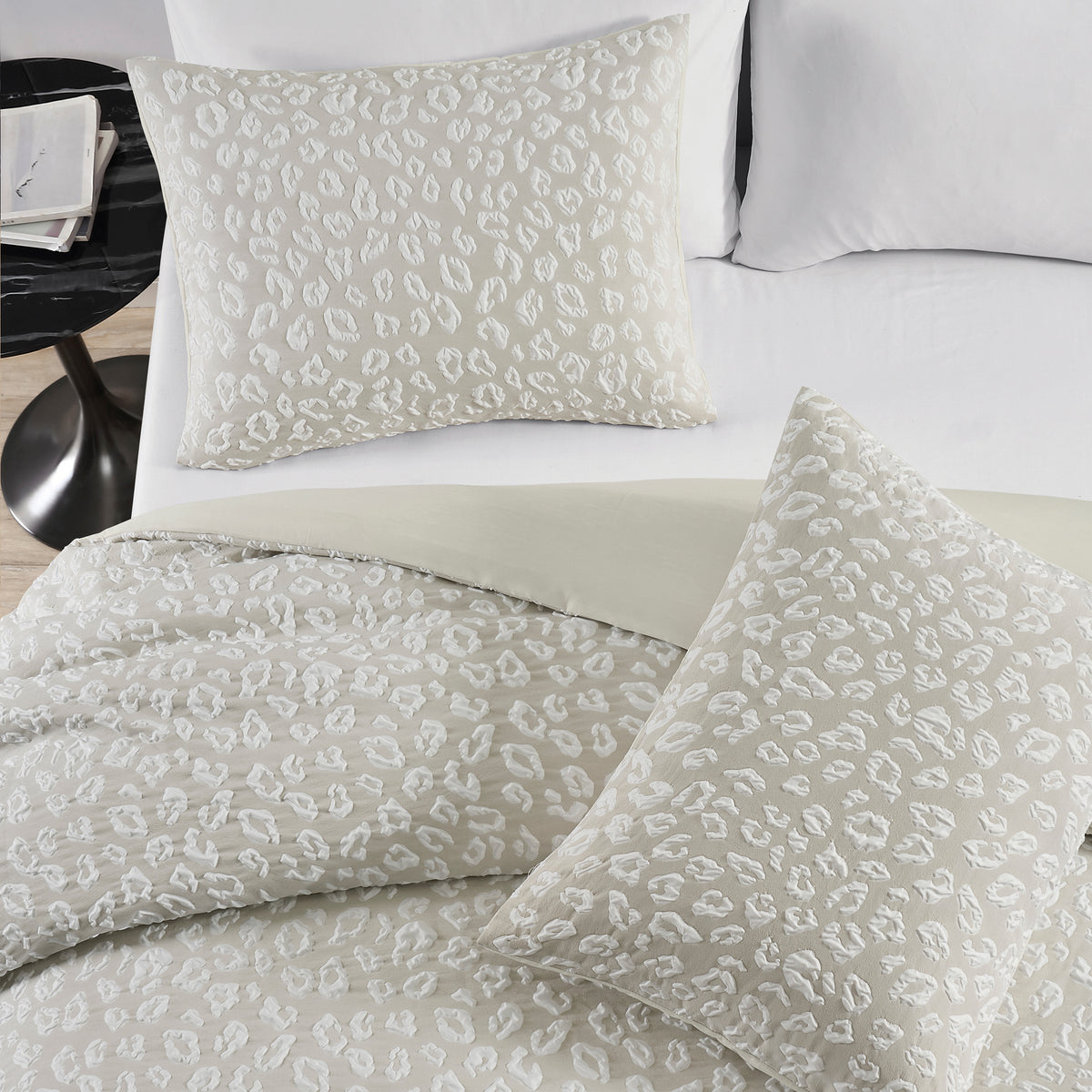 Karl Lagerfeld Paris Cheetah Colorsculpt 3-Piece Comforter Set