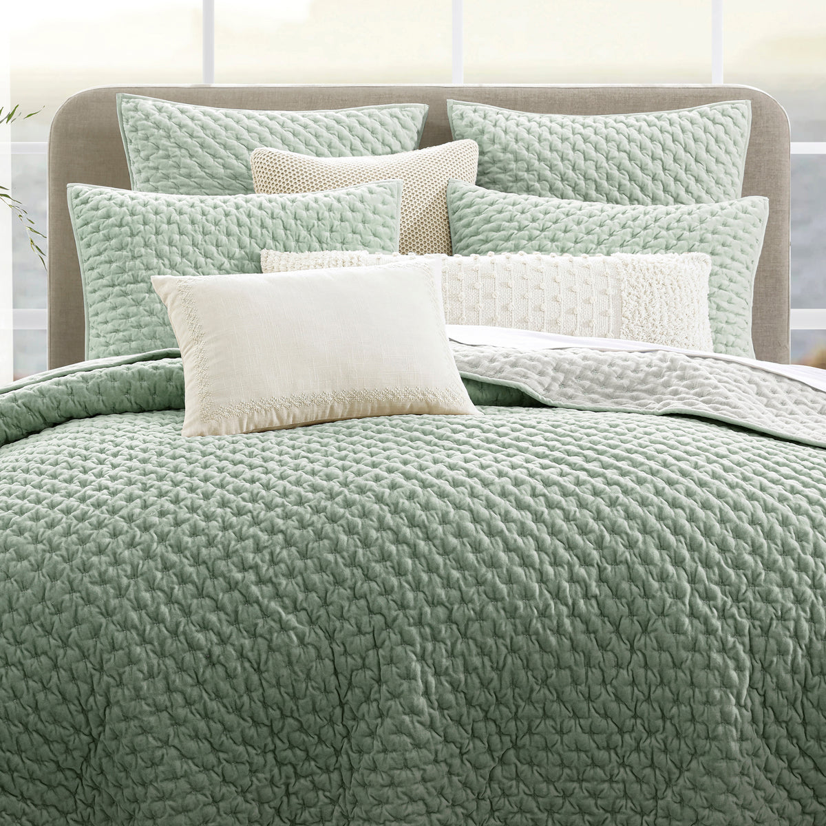 DKNY PURE Velvet Quilt Set