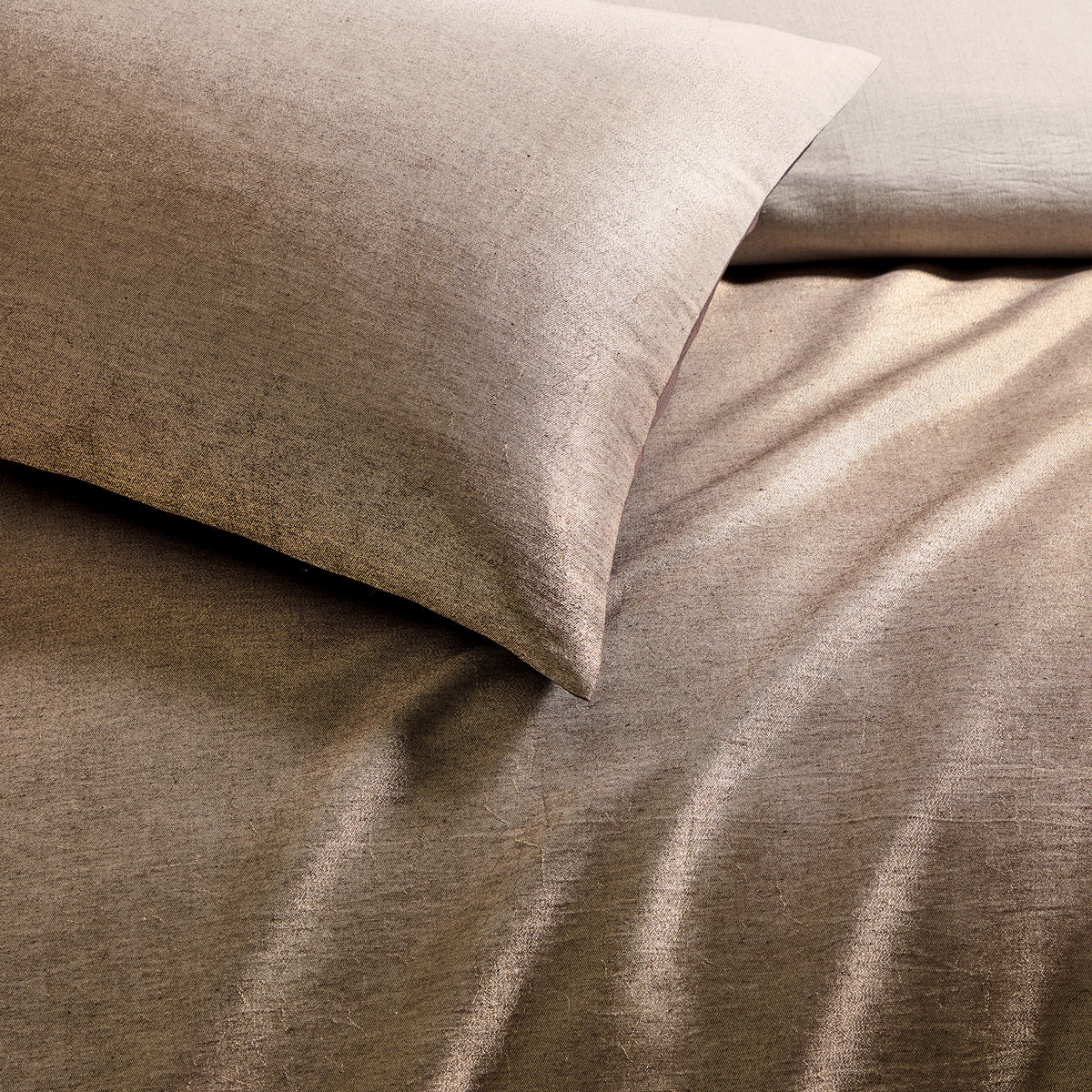 Donna Karan Eclipse Comforter Set