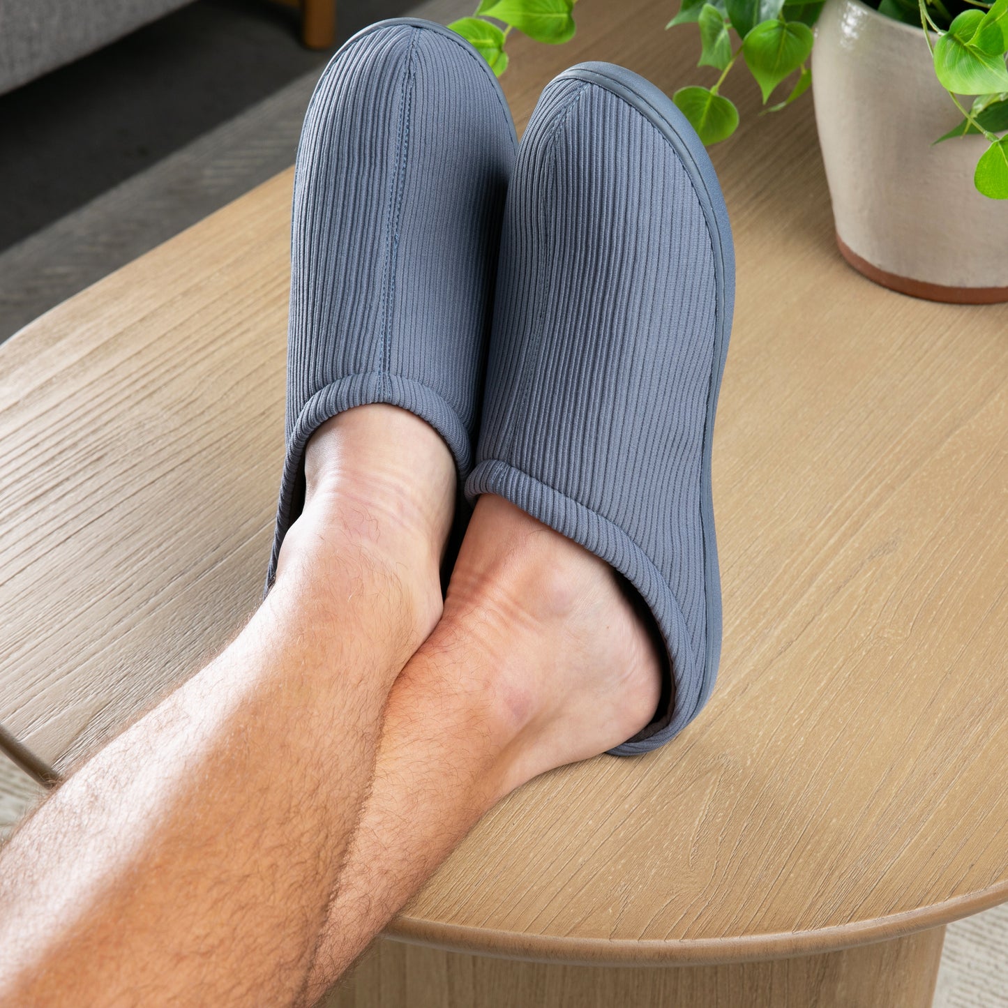 Brookstone Classic Comfort Memory Foam Men's Slippers