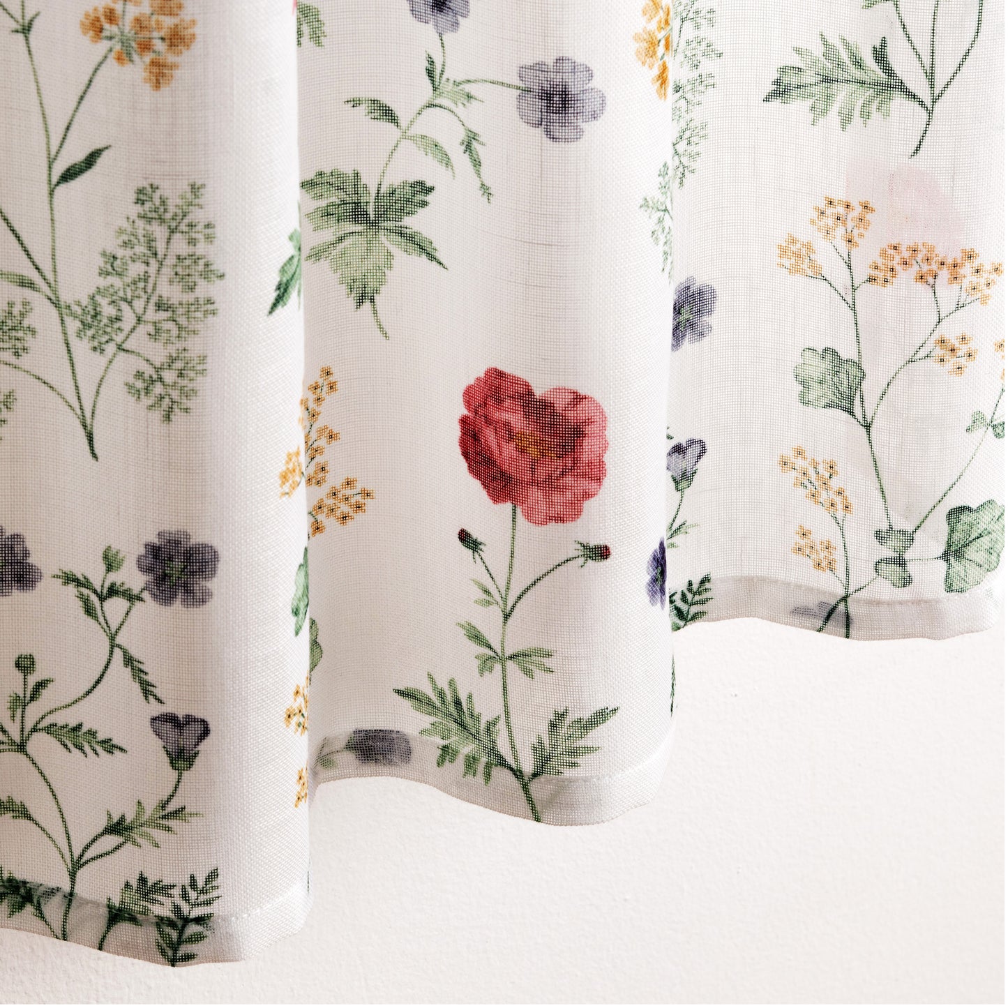 Martha Stewart Martha’s Garden Curtain Swag