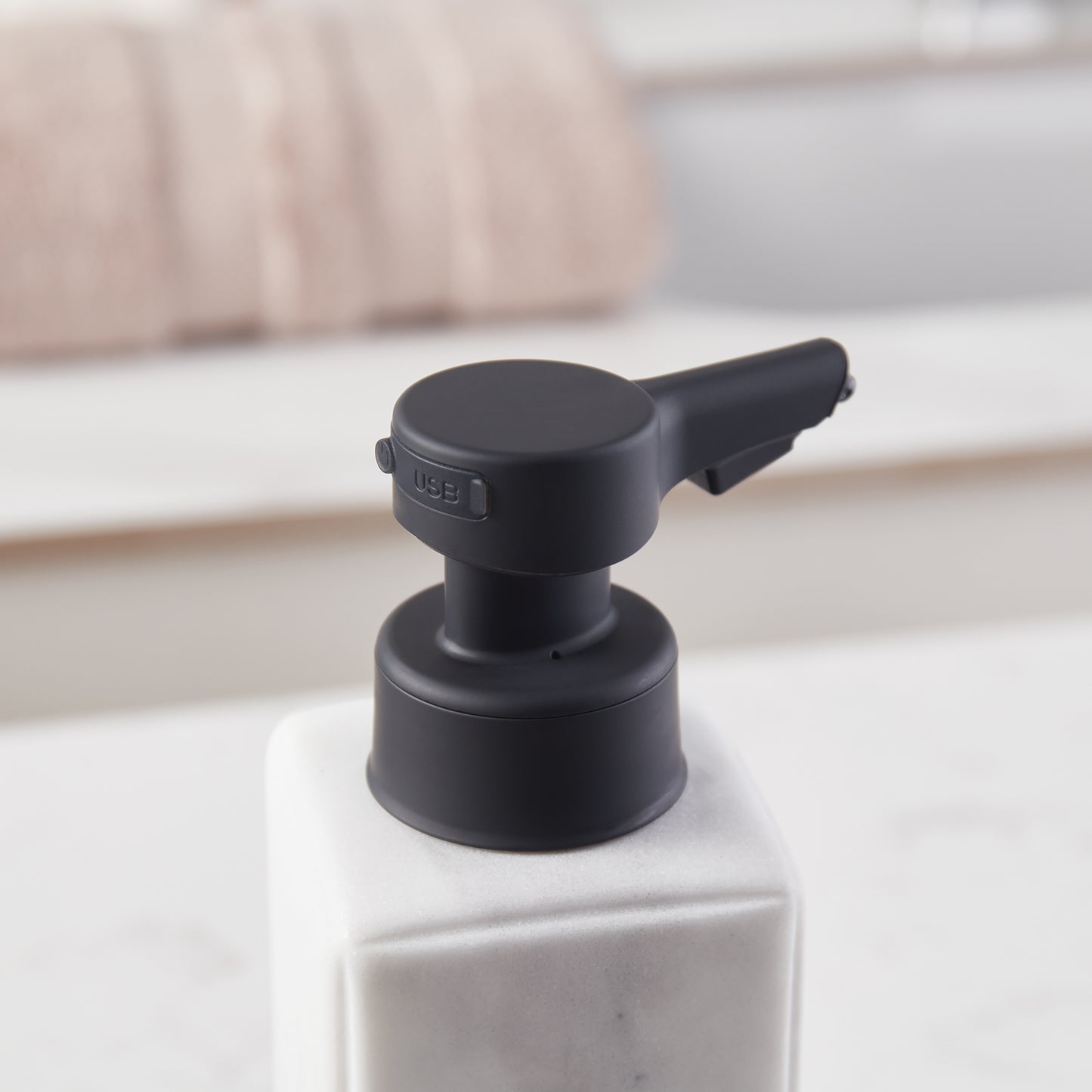 DKNY Touchless Marble Sensor Pump