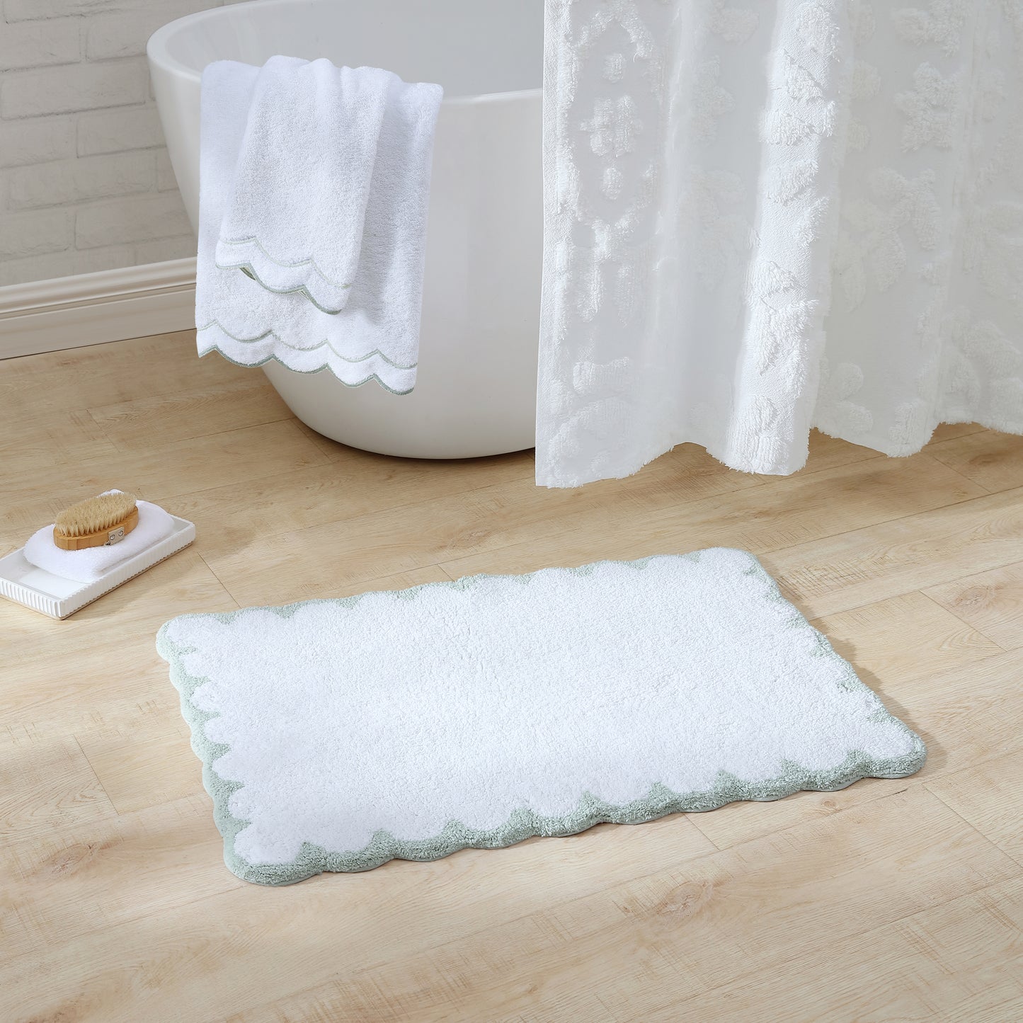 Peri Home Scallop Hand Towel