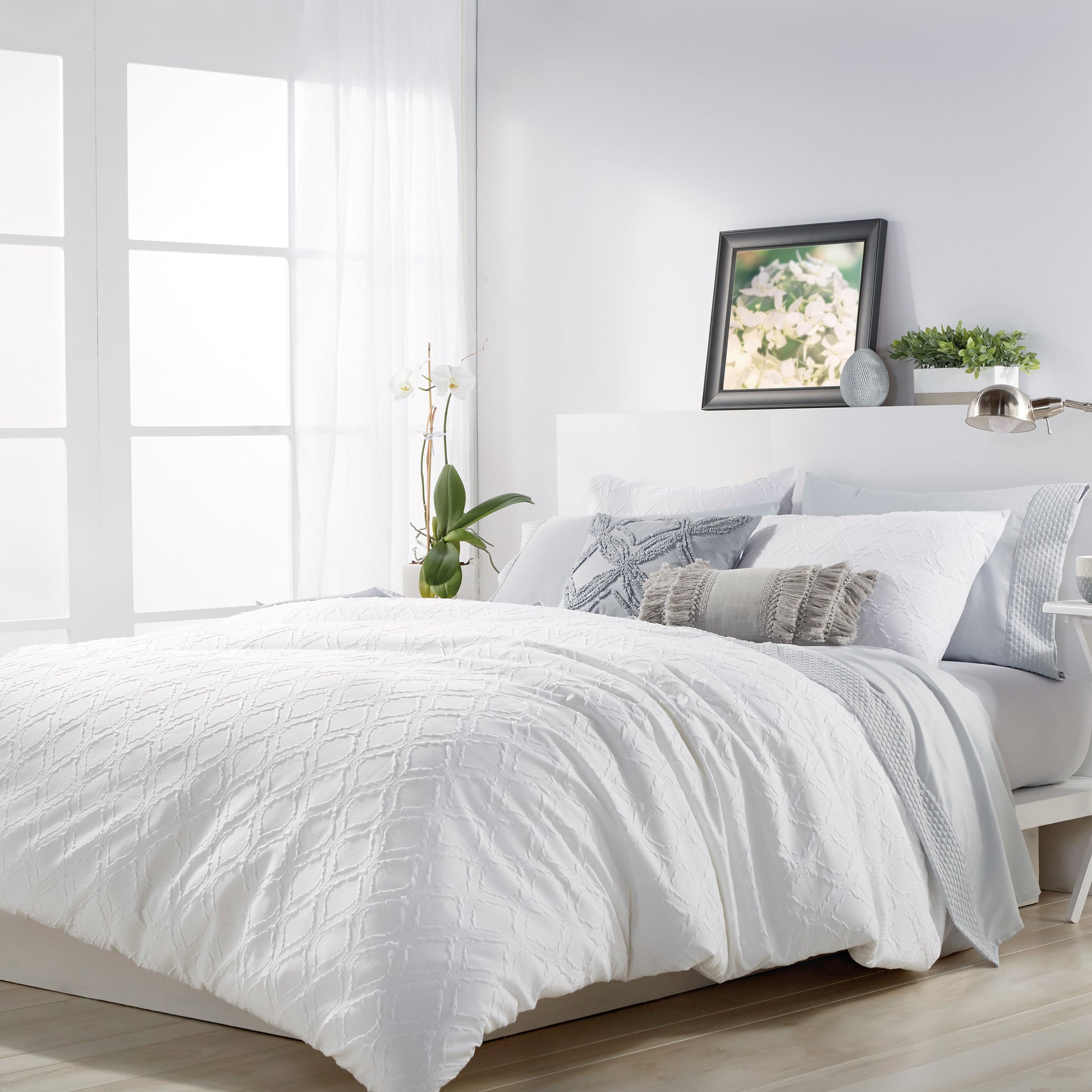 Microsculpt Solid Ogee Comforter Set white