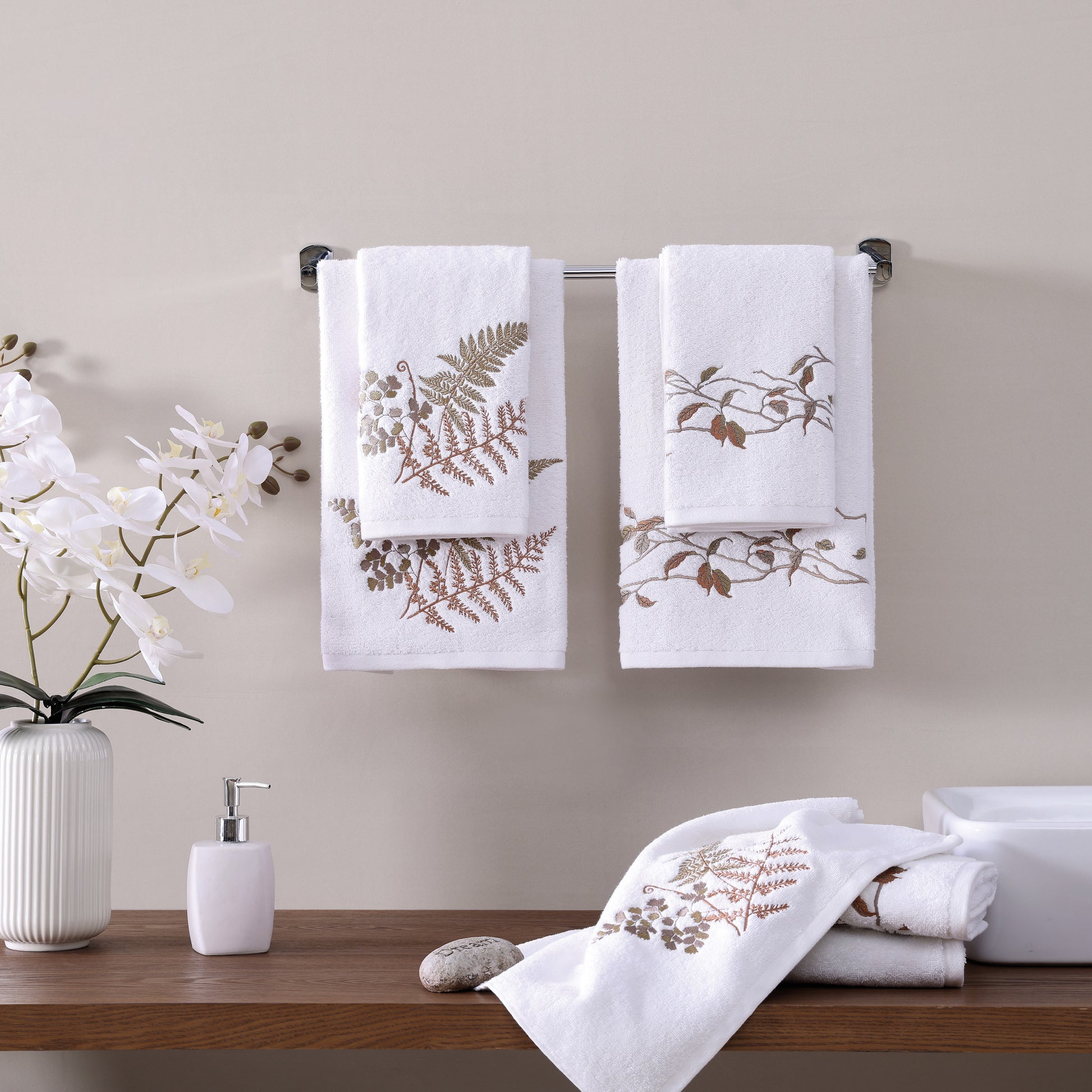 Michael Aram Fern Embroidered Guest Towel Set – decoratd