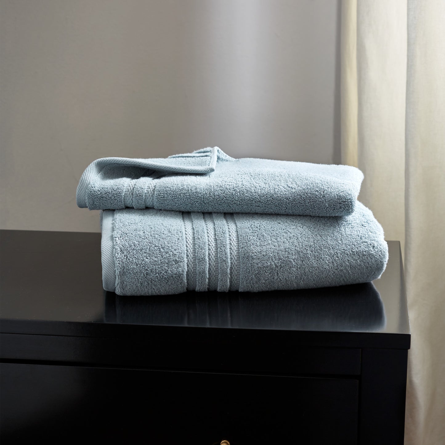 DKNY Brushstroke Ombré Bath Towel
