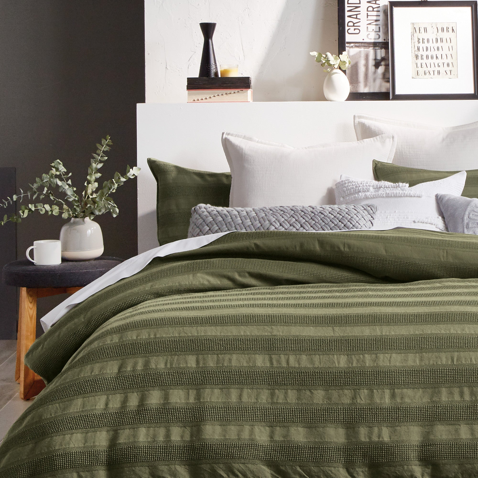 DKNY Avenue Stripe Comforter Set – decoratd