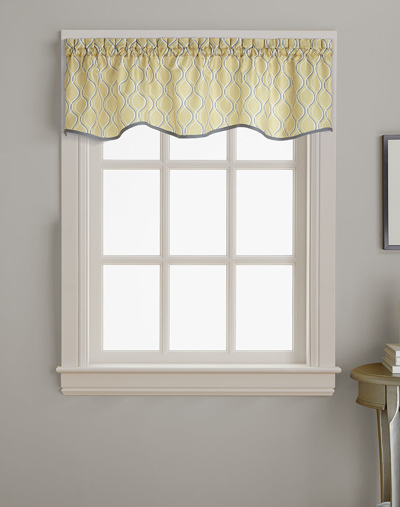 Curtainworks Morocco Scallop Valance Gold